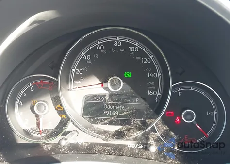 2017 Volkswagen Beetle #Pinkbeetle/1.8T Classic/1.8T S из США, поврежденный, VIN 3VWF17AT7HM605129